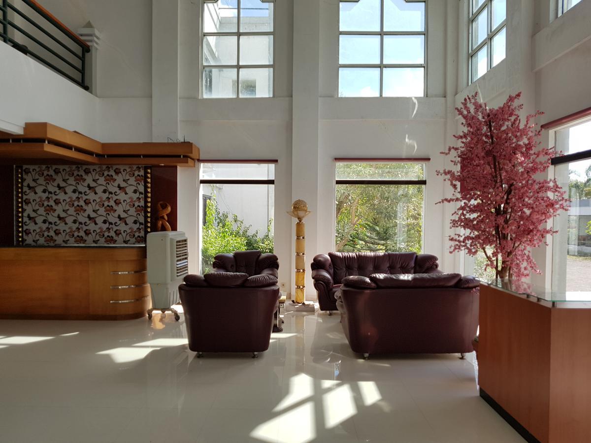 Grand Royal Taliwang Hotel 외부 사진